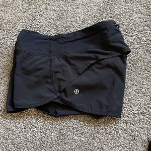 Lululemon Speed Up low rise lined short